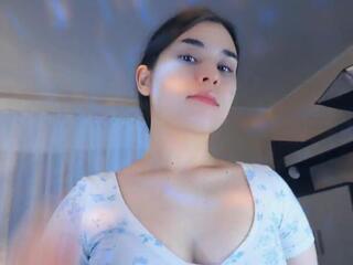 Shaina Crouser webcam model stream image