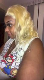 CashMeeOutt webcam model stream image