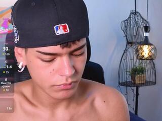 Andru Miett webcam flirt4free model stream image