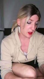 LeaCherry webcam model stream image