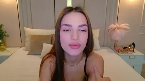 BellaHalles webcam model stream image