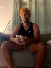 Axel_black10 webcam model stream image