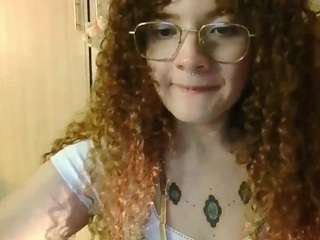 merida-red webcam model stream image