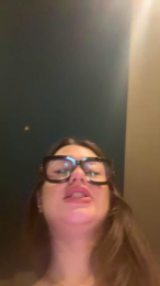 Yoursbabies_69 webcam model stream image