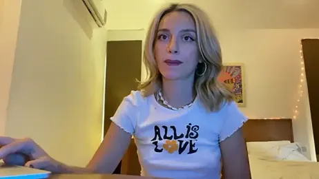 SirenaBelle webcam model stream image