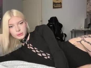 hotchubently webcam model stream image