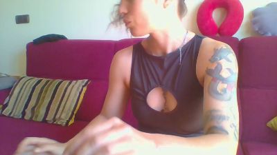 lushowroll webcam model stream image