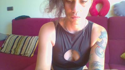 lushowroll webcam model stream image