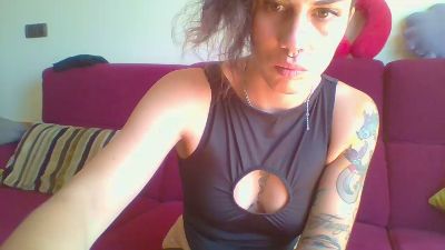 lushowroll webcam model stream image