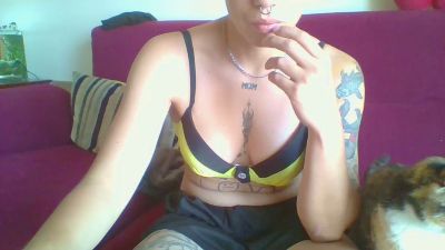 lushowroll webcam model stream image