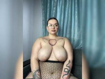 Divine-1 webcam model stream image