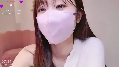 meg_0901 webcam model stream image