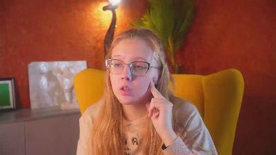 RavenOuimet webcam model stream image