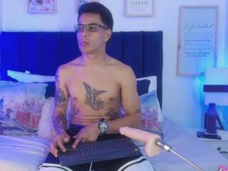 Xavier Max webcam model stream image