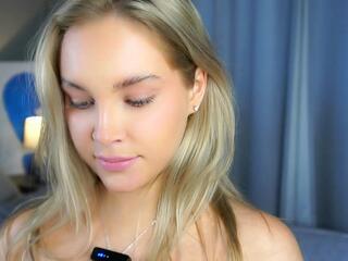 Verona Button webcam model stream image