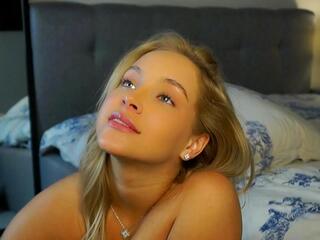 Verona Button webcam flirt4free model stream image