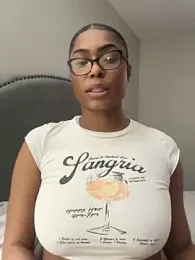 CandyLuxxxx webcam model stream image