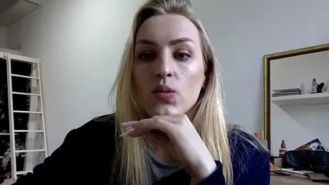 Mileriya webcam stripchat model stream image