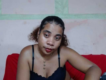 AlineEdena webcam model stream image