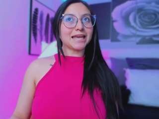 luucyjoness webcam model stream image