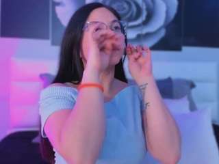 luucyjoness webcam model stream image