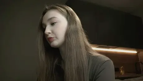 Eliravelvet webcam model stream image