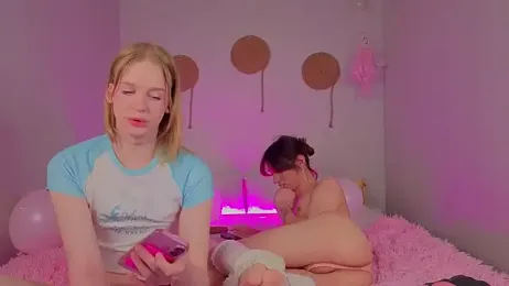 Olivia-Pink webcam stripchat model stream image