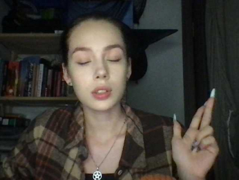 VoidWithYuna webcam model stream image