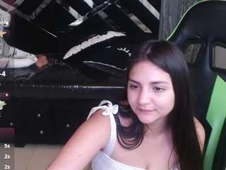 emily-cooper-a webcam model stream image