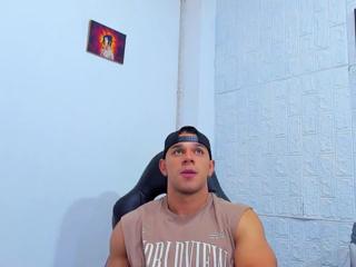 Aaron Velour webcam model stream image