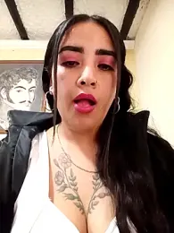 MAYE__13 webcam model stream image