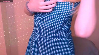 LillyBluee webcam model stream image