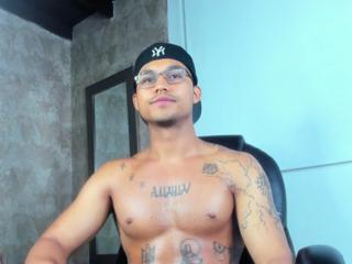 Val Halla webcam model stream image