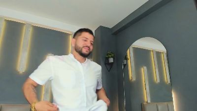 TomSloan_ webcam model stream image