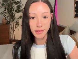 babybrieeeee webcam model stream image