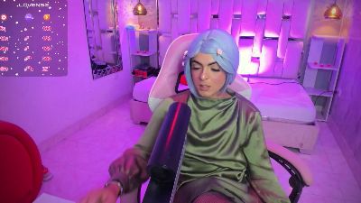 ReginaMills_ webcam model stream image