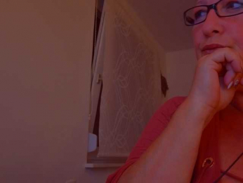 Connyat99 webcam model stream image