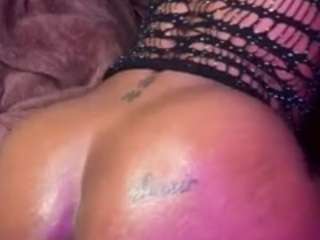 therealoshunqueen webcam model stream image