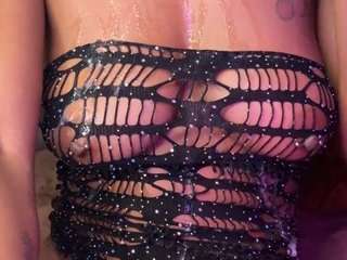 therealoshunqueen webcam model stream image