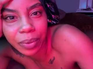 therealoshunqueen webcam model stream image