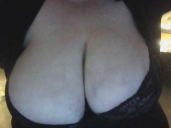 Zlaya_Mama2 webcam model stream image