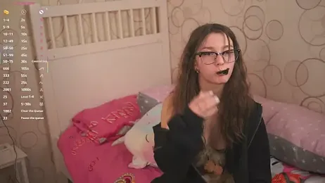 DongMolt webcam model stream image