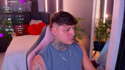 johny_multicum webcam cam4 model stream image