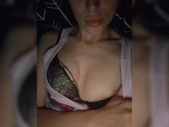 Kira19991999 webcam model stream image