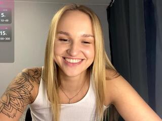 Hilda Haddaway webcam model stream image