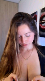 BruunaLove_ webcam model stream image