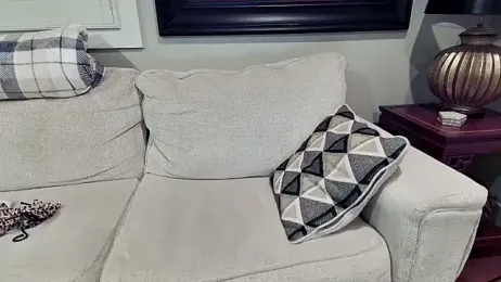 JulieHolliday webcam model stream image