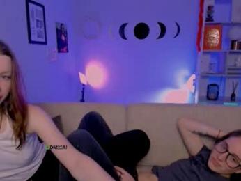 daisy_baby_ webcam model stream image