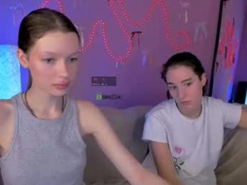 daisy_baby_ webcam model stream image