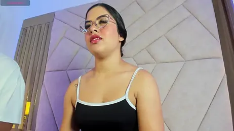 PetitePleasure_ webcam model stream image